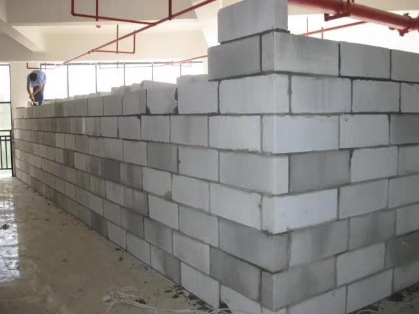 铁山港蒸压加气混凝土砌块承重墙静力和抗震性能的研究